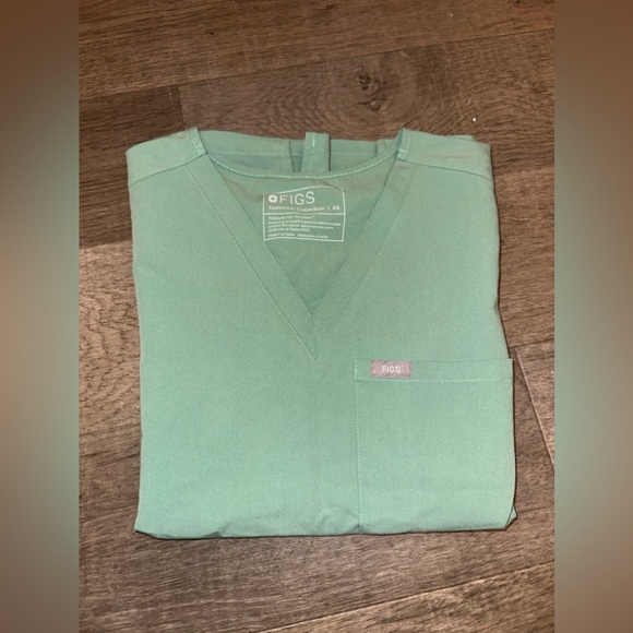 FIGS Scrub Top XS - Picture 1 of 4